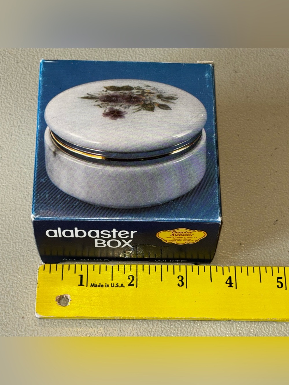 Green Floral Alabaster Trinket Box Lidded Keepsake Jewelry Box 3.5" Diameter - Picture 2 of 11